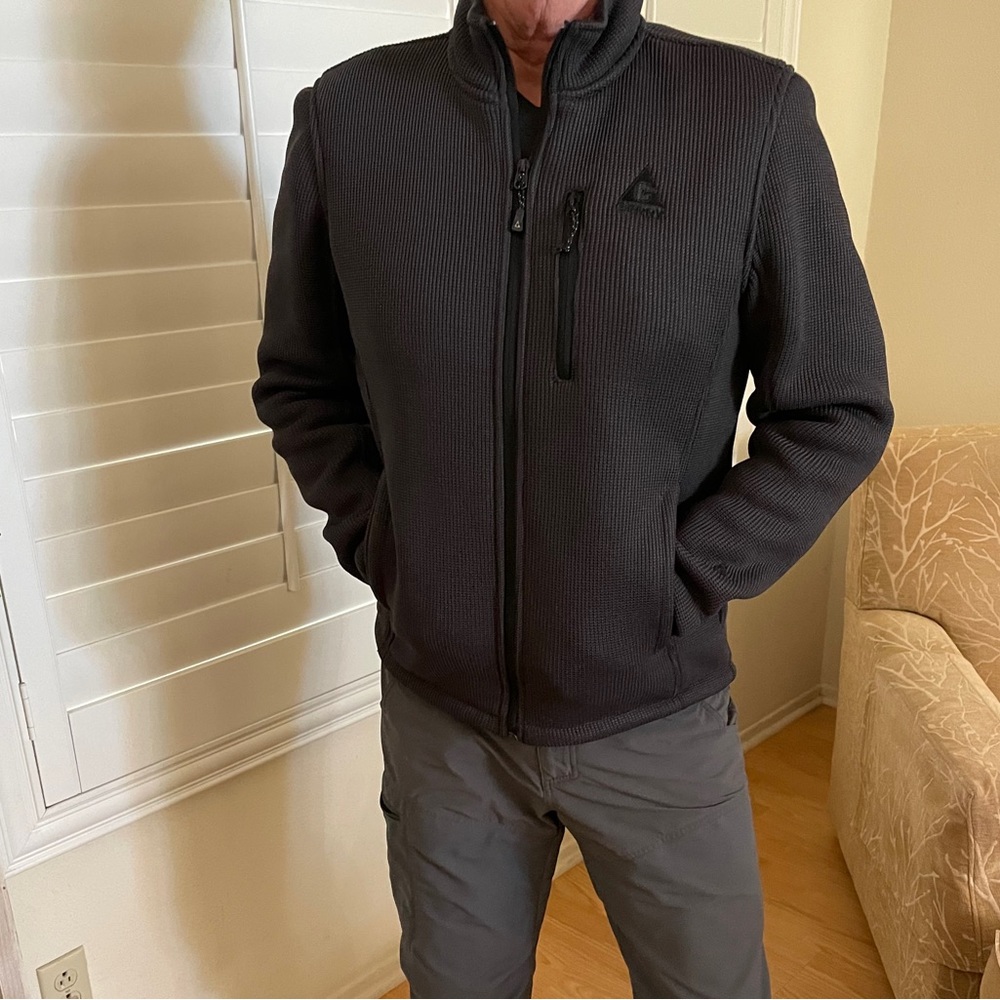 Gerry Men’s heavy knit, full zip, fleece lined jacket. Black - size Medium